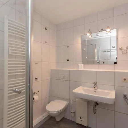 Apartment Trafalgar 227 *