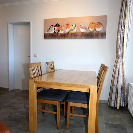 Apartment Trafalgar 227